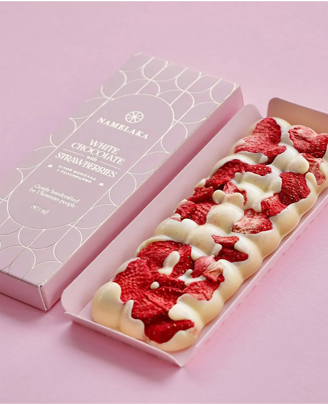 Білий шоколад з полуницями